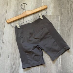 Aurola Scrunch Shorts ribbed 6" inseam biker womens Gray (xxsmall) workout gym